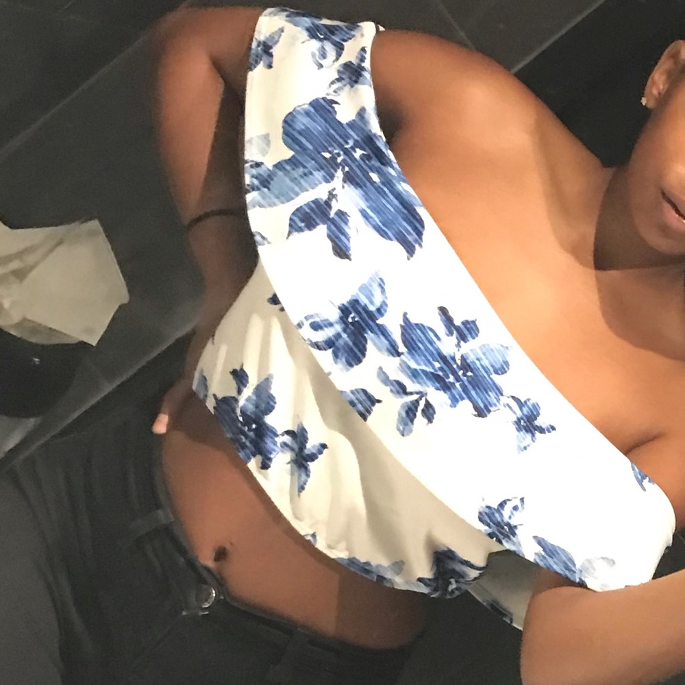 Blue crop top